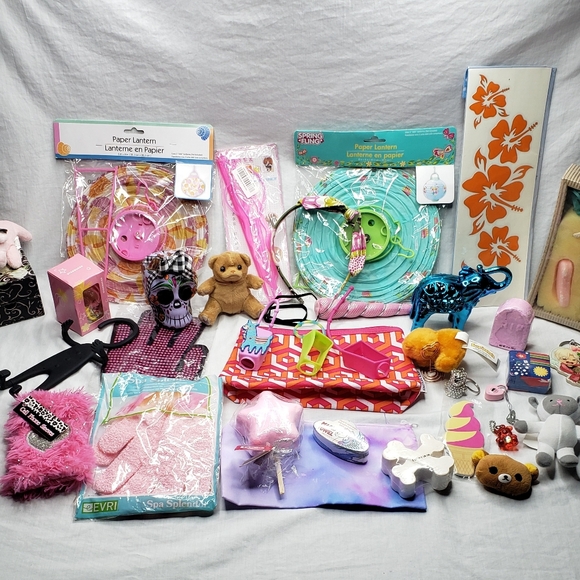 Tween/Teen Variety Bundle Bath, Hair, Bags, Room Decor, & More 4Pd Bundle - Picture 2 of 13